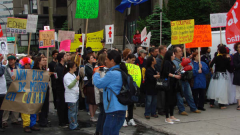 Manifestation contre la signature de l’Accord de libre-échange Canada-Colombie (ALÉCC) et la venue du président colombien Alvaro Uribe à Montréal, 10 juin 2009_04